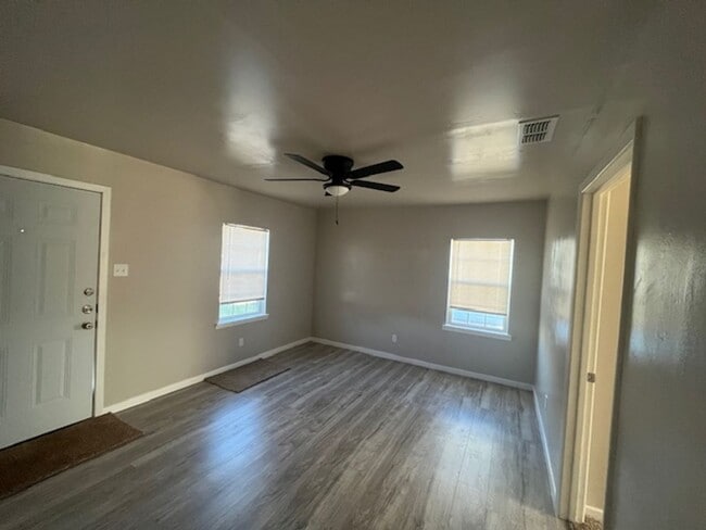 Photo - 5249 Encino Rd