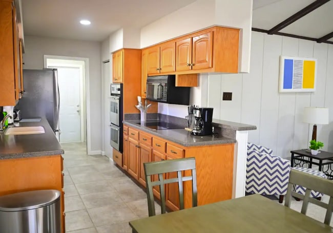 Photo - 611 Balboa Dr