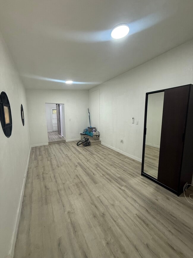 203 Columbus Pky Unidad B2