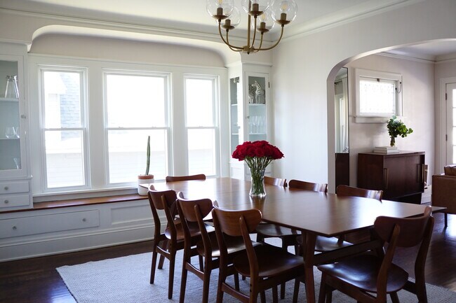 Photo - 10010 Burton Ave