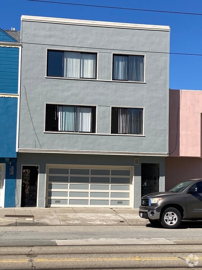 Building Photo - 2712 Judah St Unit 2712 Judah Rental