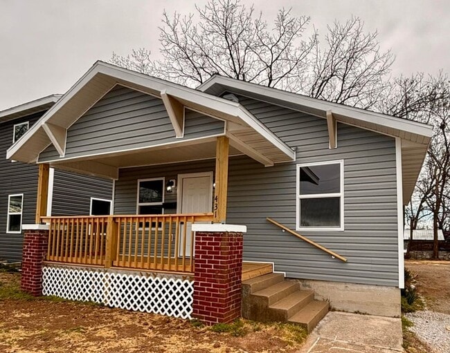 Building Photo - Charming & Remodeled Near Historic C-Street!
