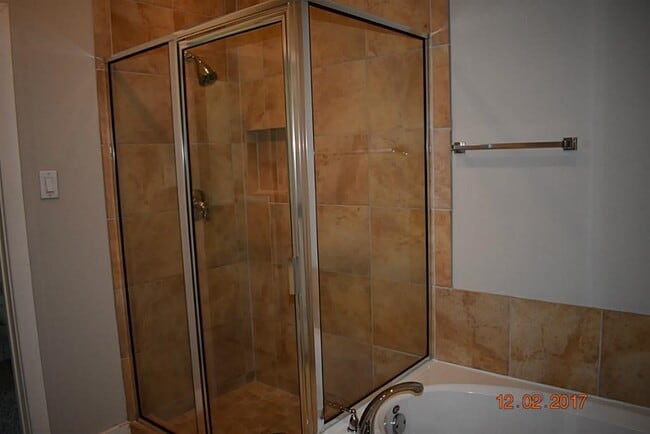 Photo - 4338 Spencer St