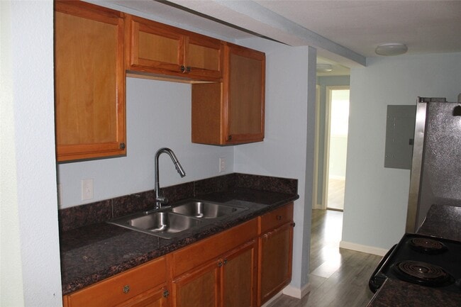 Building Photo - 1015 30th St Unit 1