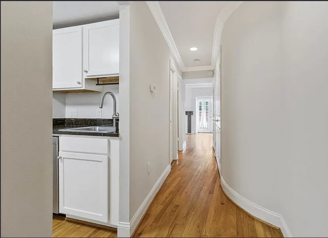 1737 P St NW
