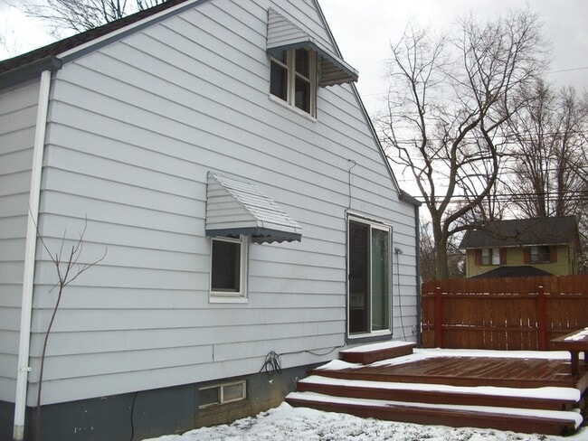 Photo - 735 Myrtle Ave