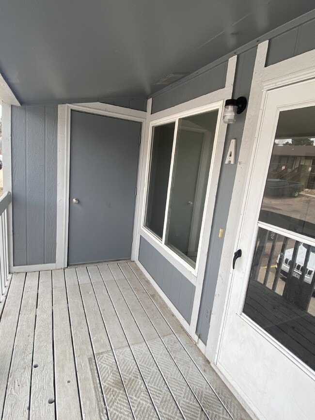 Photo - Newly renovated 2 bed/1 bath with views! Unit A