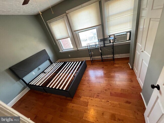 Photo - 308 S 52nd St Unidad 3R