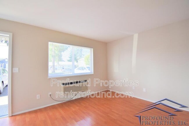 Photo - 736 NE 94th Ave