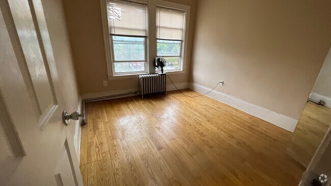 Building Photo - 68 Hyde Park Ave Unit 3-1R Rental