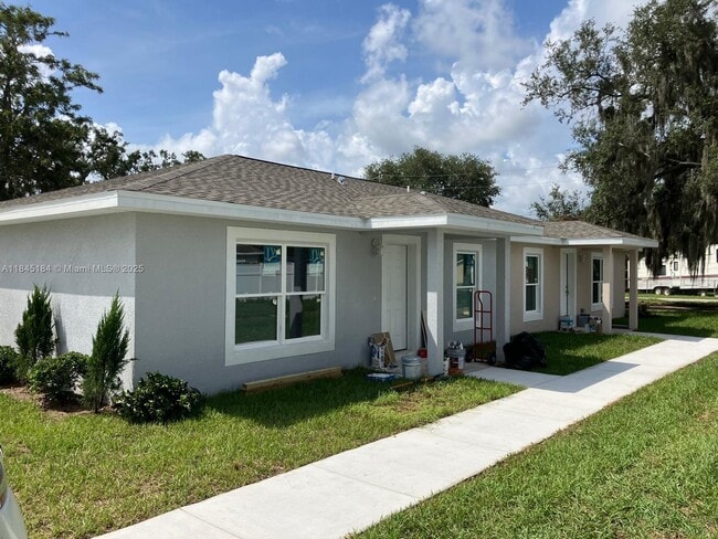Building Photo - 363 Poinsettia Ave Rental