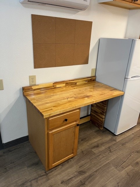 Photo - 20572 Van Slyke Rd