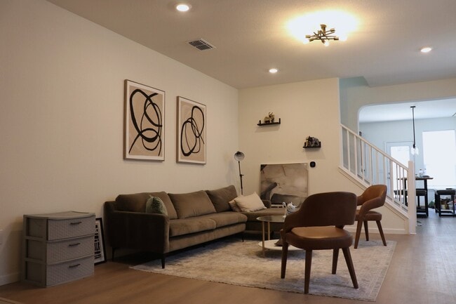Photo - 7700 House Finch Dr