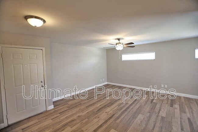 Photo - 5520 W Alice Ave