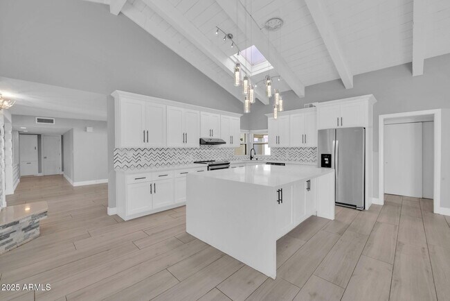 Photo - 6001 N 2nd St