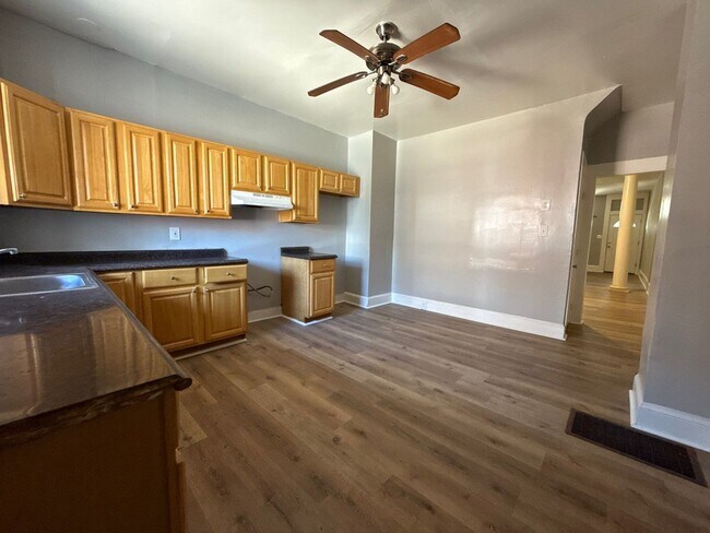 Photo - Three Bedroom Home In Baltimore With Park ...