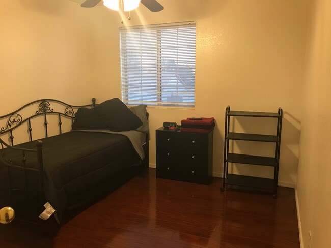 Photo - 492 E Laredo St