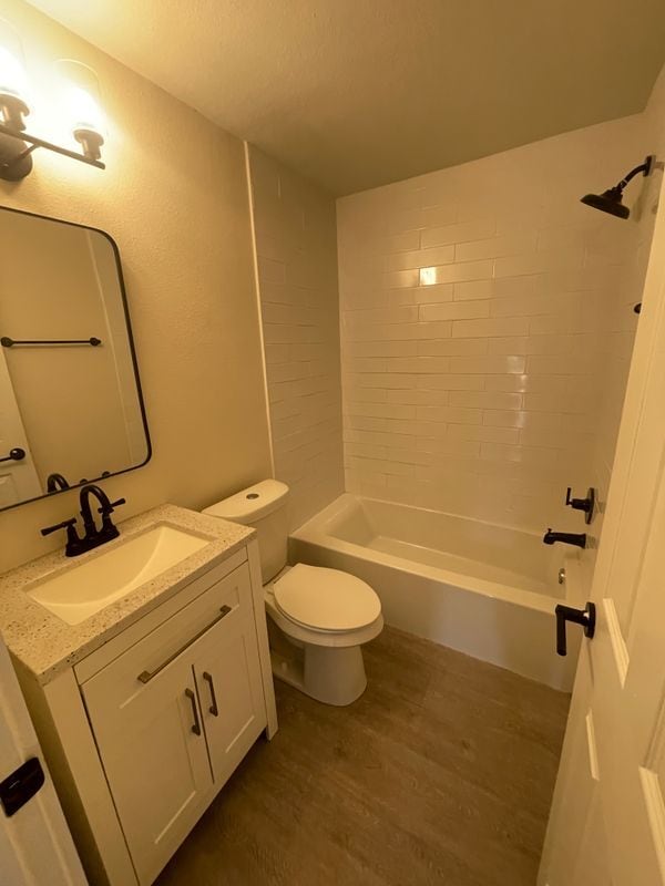 Photo - 811 Lotus Path