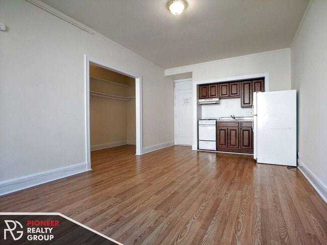Building Photo - 2779 N Milwaukee Ave Unit 214