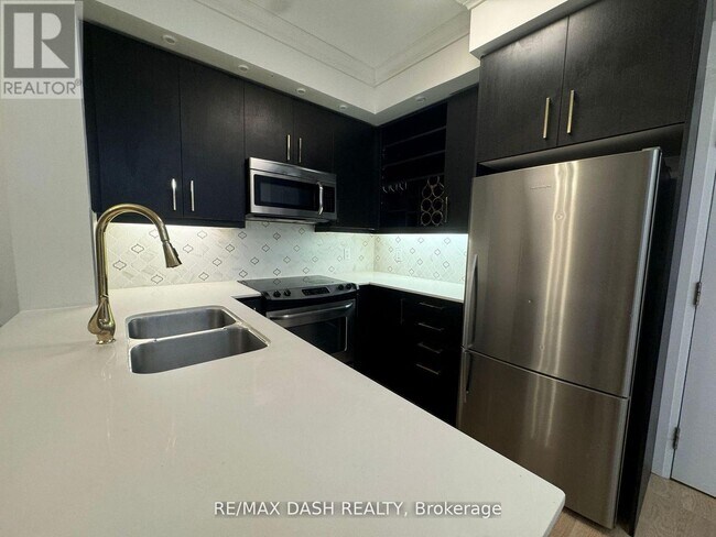 Photo - 55 Oneida Crescent Unit 105