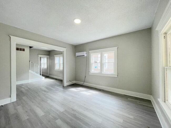 Photo - Large 3 bedroom home