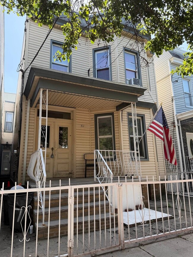 Photo - 711A 27th St Unit 1