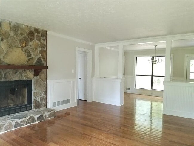 Photo - 488 Carillon Ct