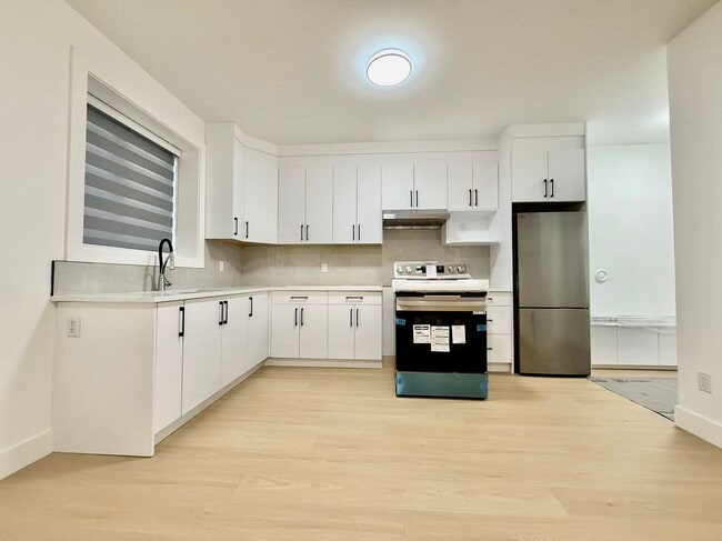 Photo - 7479-149A 149a St