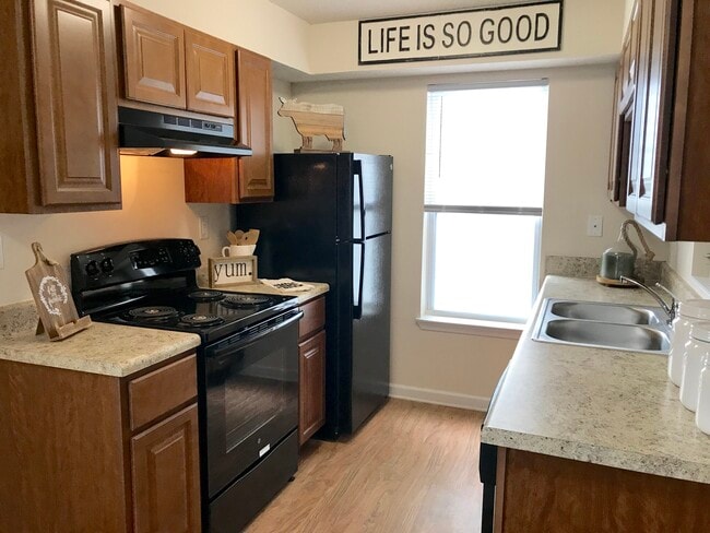 Photo - Starling Village