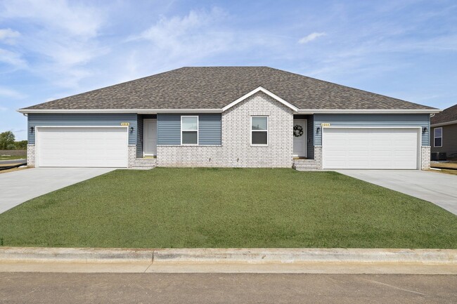 Brand new duplexes in Republic! - Brand new duplexes in Republic! Casa