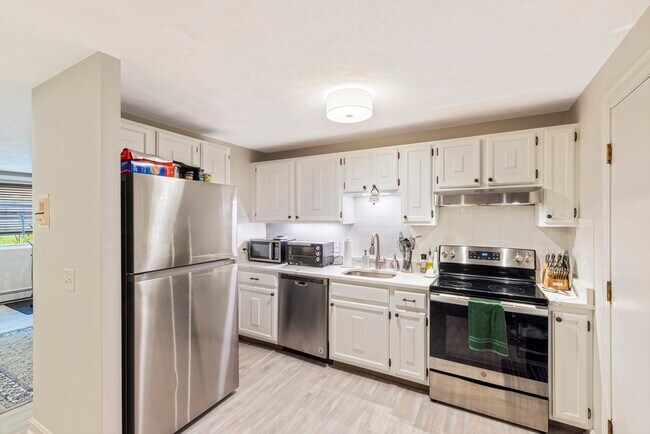 Photo - 205 Great Rd Unit A7