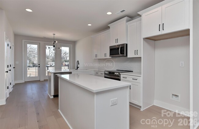 Photo - 2204 Northend Dr