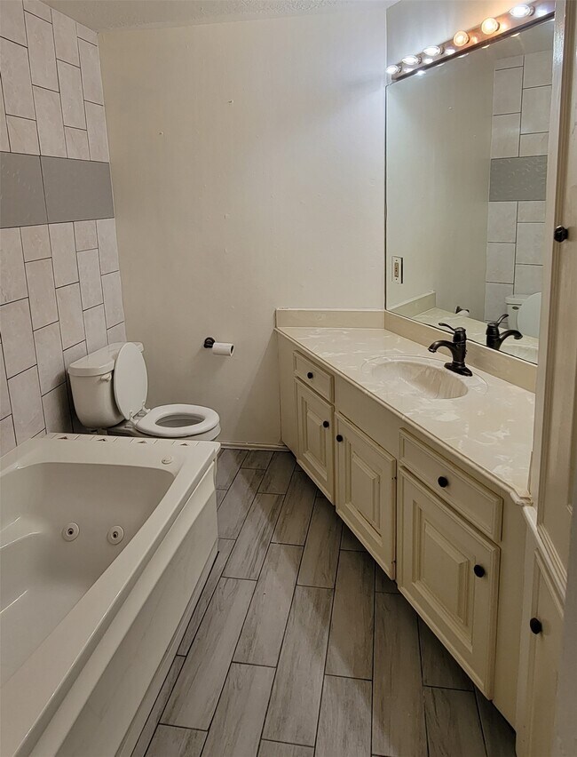 Photo - 17308 Valley Ln
