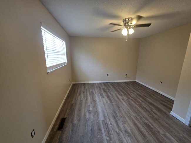 107 Country Village Ct