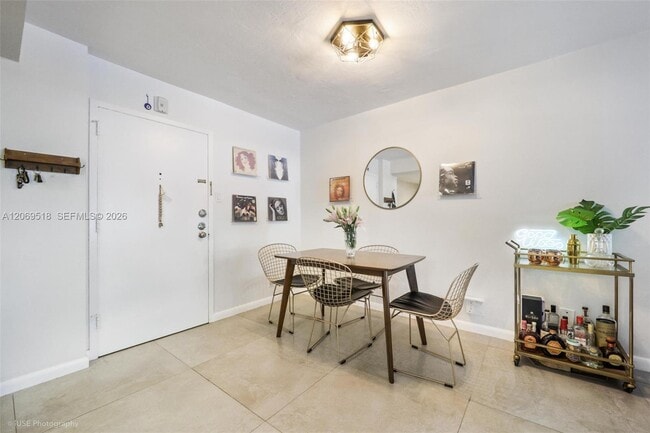 Photo - 3304 Virginia St Unit 2B