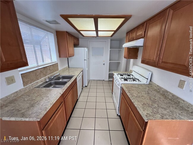 Photo - 6445 Hartwood Rd