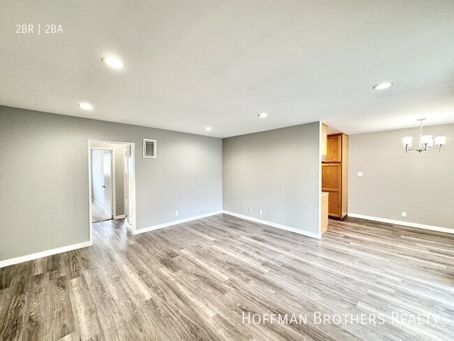 Photo - 5415 Newcastle Ave Unidad 3