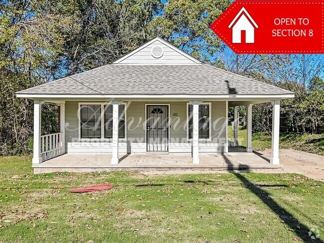 Building Photo - Gorgeous 3 bedroom 2 bathroom home in West...