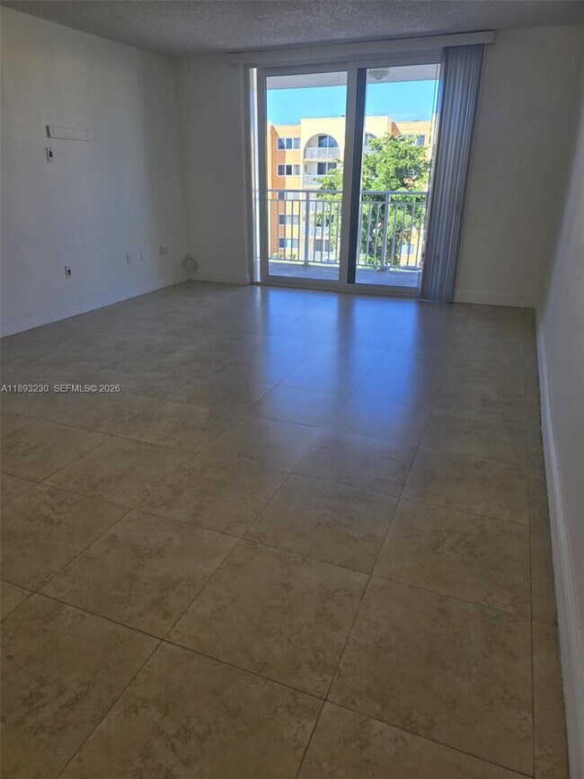 Photo - 6960 Miami Gardens Dr Unit 2-420