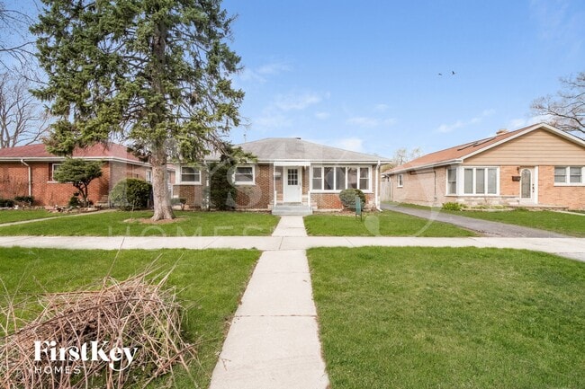 Building Photo - 8840 Sproat Ave