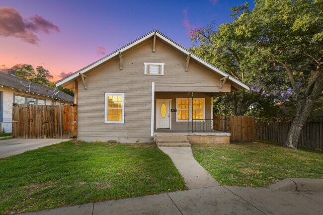 Photo - 816 NW 16th St