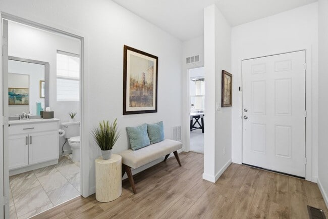 Photo - 930 Thinleaf Ln