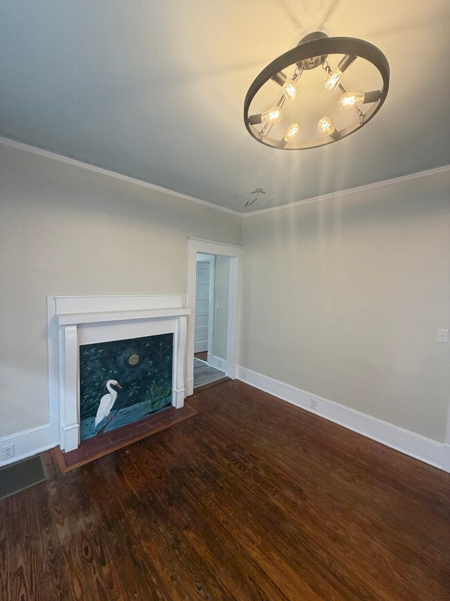 Photo - 1904 Perry Ave