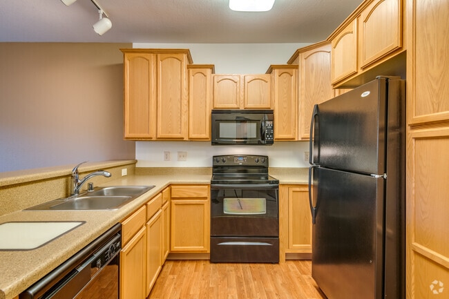 1 BR, 1 BA - 805SF