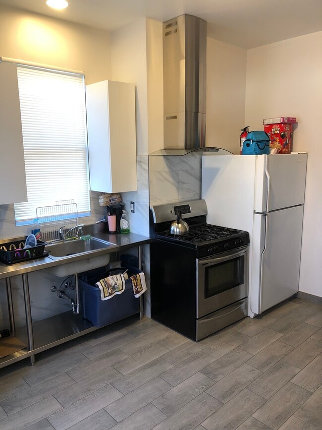 Photo - 136 Austin St Unidad 136