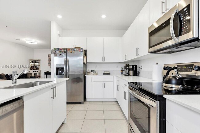 Photo - 15953 SW 2nd St