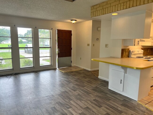 Photo - 4608-4610 Sandy Lane Unit 4608 Sandy Lane