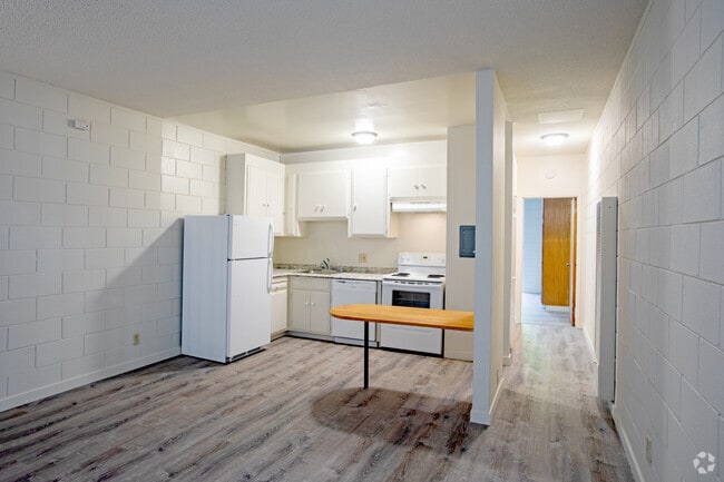 1BR, 1BA - 556SF