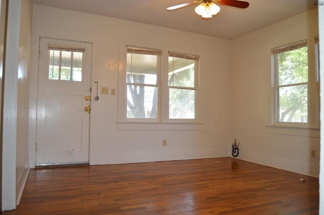 Photo - 1409 Bell St