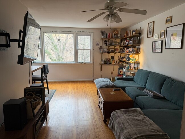 Photo - 620 Green Ln